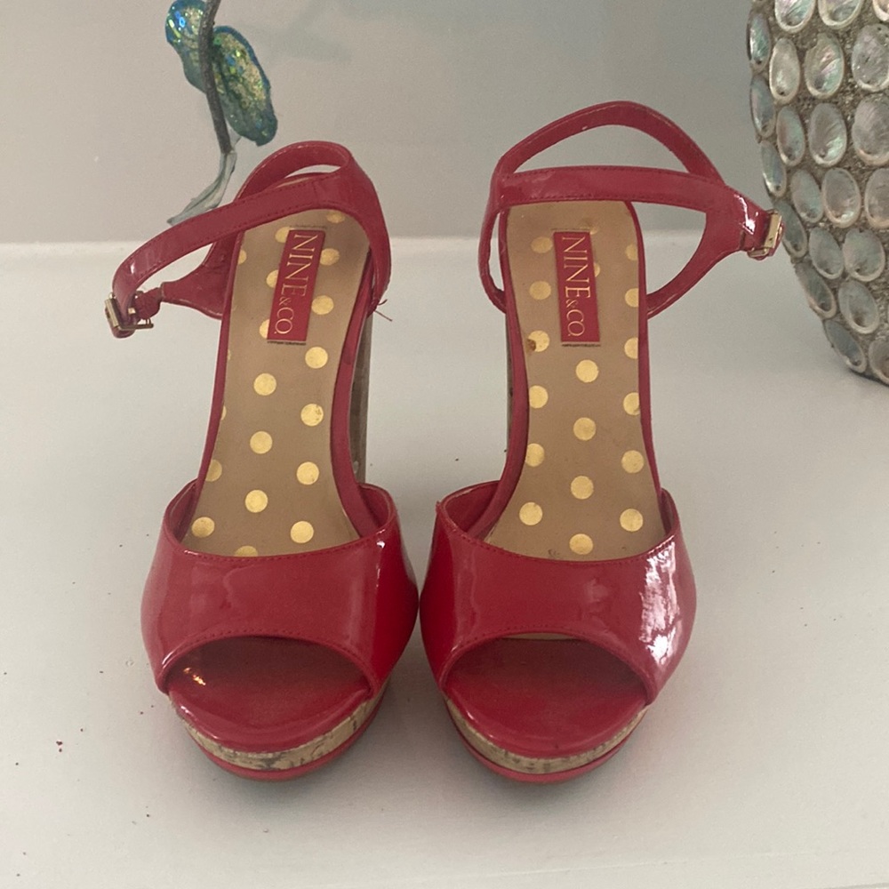 Nine & Co red heels size 8